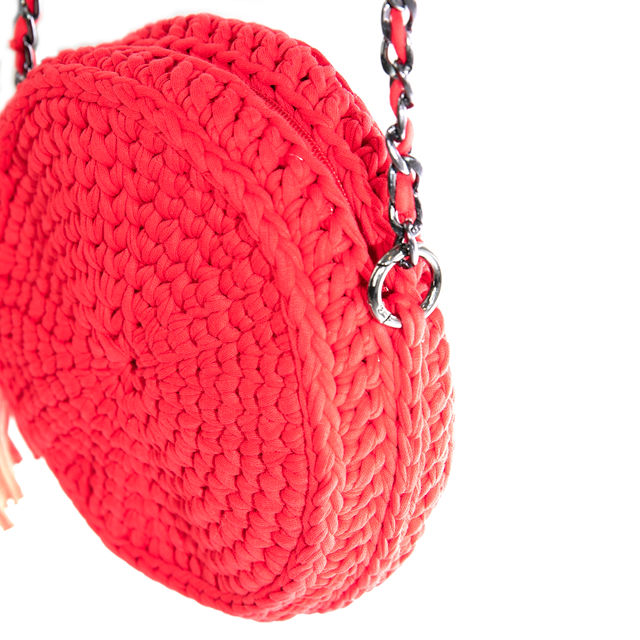 Knitted red round shoulder bag | BeautyLine Fashion BV