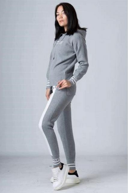 Leisure suit Sonesta light grey | BeautyLine Fashion BV