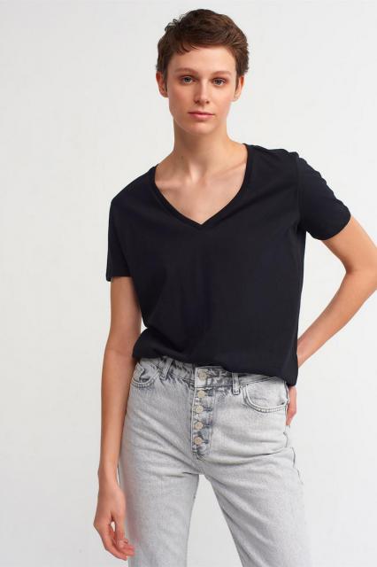 T-shirt met V-hals zwart | BeautyLine Fashion BV