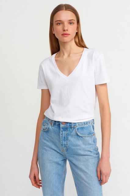 White shirt with v-neck | BeautyLine Fashion BV