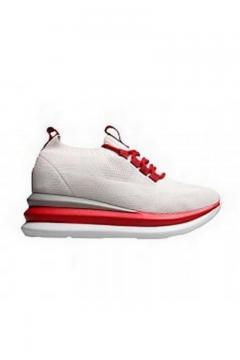 Sneaker wit rode veter