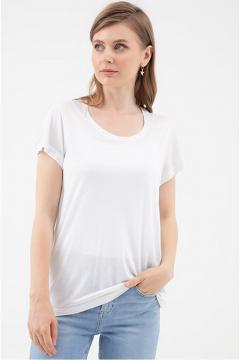 White basis t-shirt